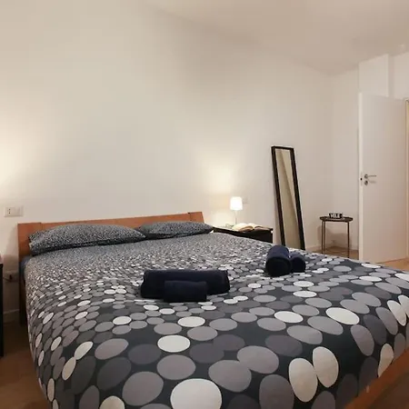 Moderno Ed Elegante Loft In Zona Navigli Daire